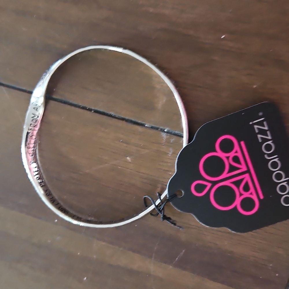 NWT Paparazzi bracelet